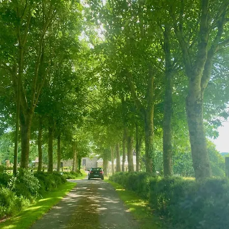 Petit Manoir, Grand Jardin Dans La Baie Du Mont-saint-michel