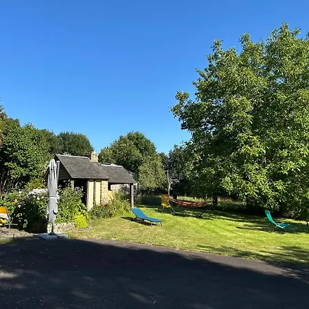 Petit Manoir, Grand Jardin Dans La Baie Du Mont-saint-michel Tirepied-sur-See