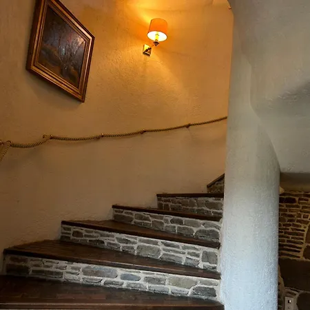 Dom wakacyjny Petit Manoir, Grand Jardin Dans La Baie Du Mont-saint-michel Tirepied-sur-See
