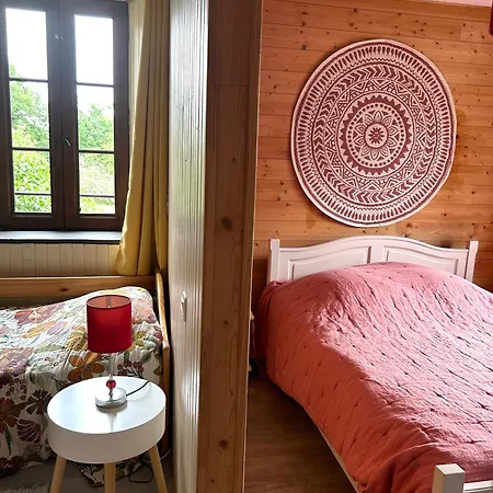 Petit Manoir, Grand Jardin Dans La Baie Du Mont-saint-michel *