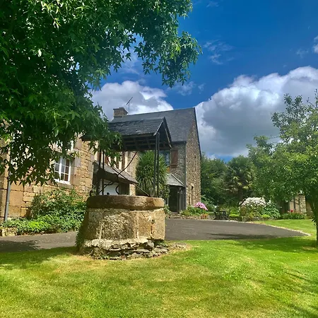 Petit Manoir, Grand Jardin Dans La Baie Du Mont-saint-michel Tirepied-sur-See