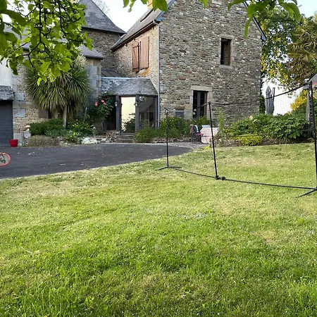 Petit Manoir, Grand Jardin Dans La Baie Du Mont-saint-michel