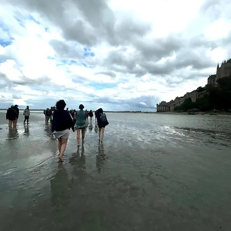 Petit Manoir, Grand Jardin Dans La Baie Du Mont-saint-michel * Tirepied-sur-See